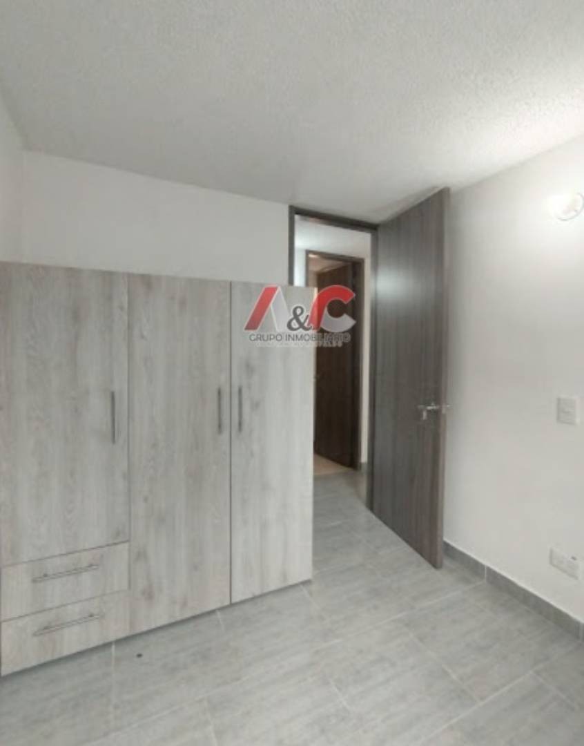 Apartamento en venta en Cerezos, Mosquera · foto 4 de 9