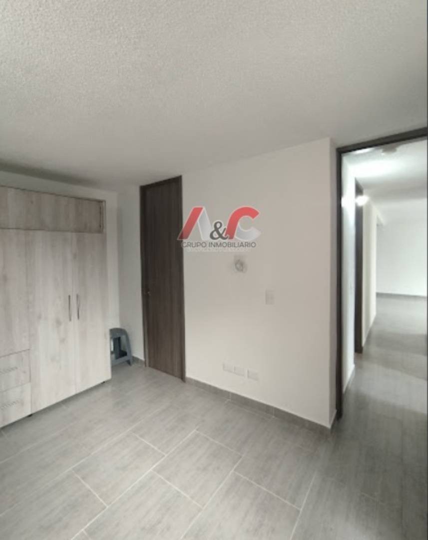 Apartamento en venta en Cerezos, Mosquera · foto 7 de 9