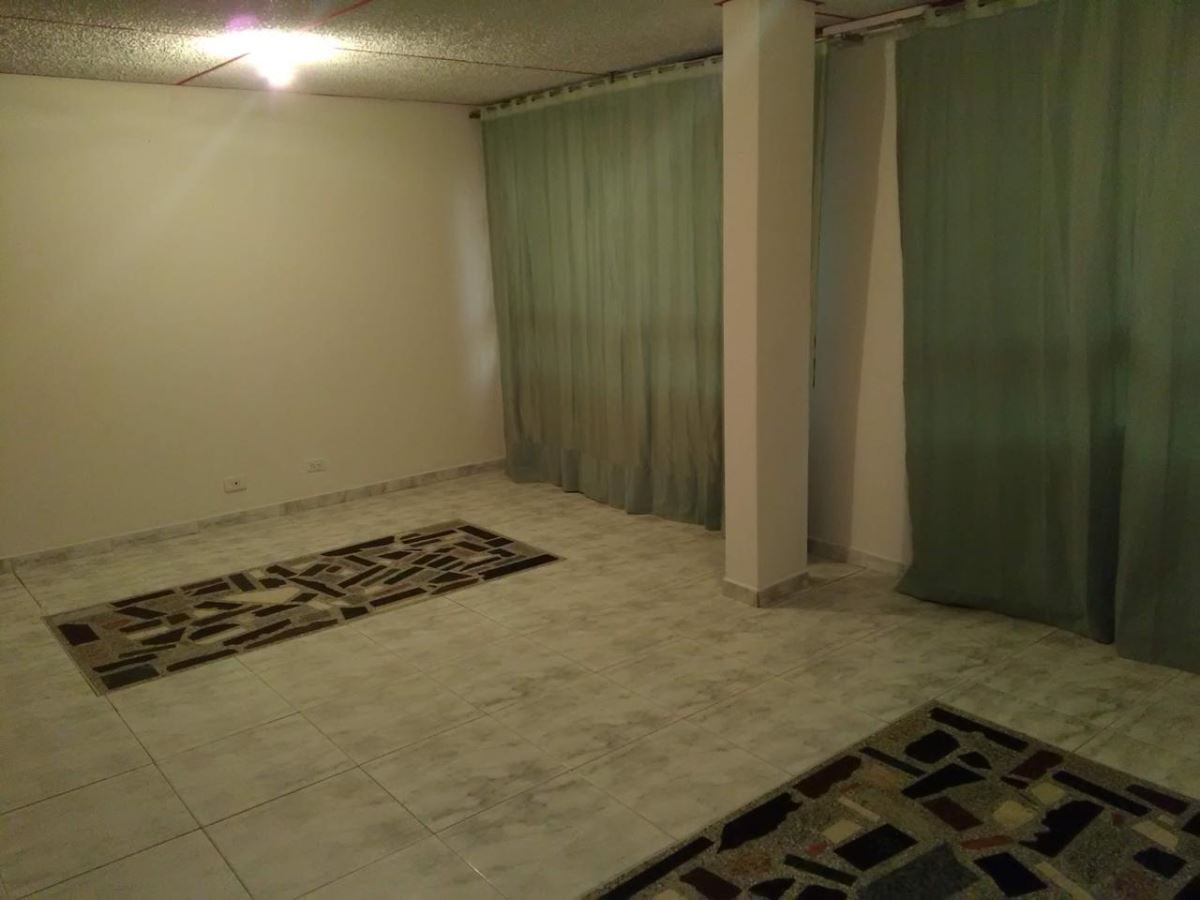 Casa en venta en Engativá, Bogotá · foto 2 de 19