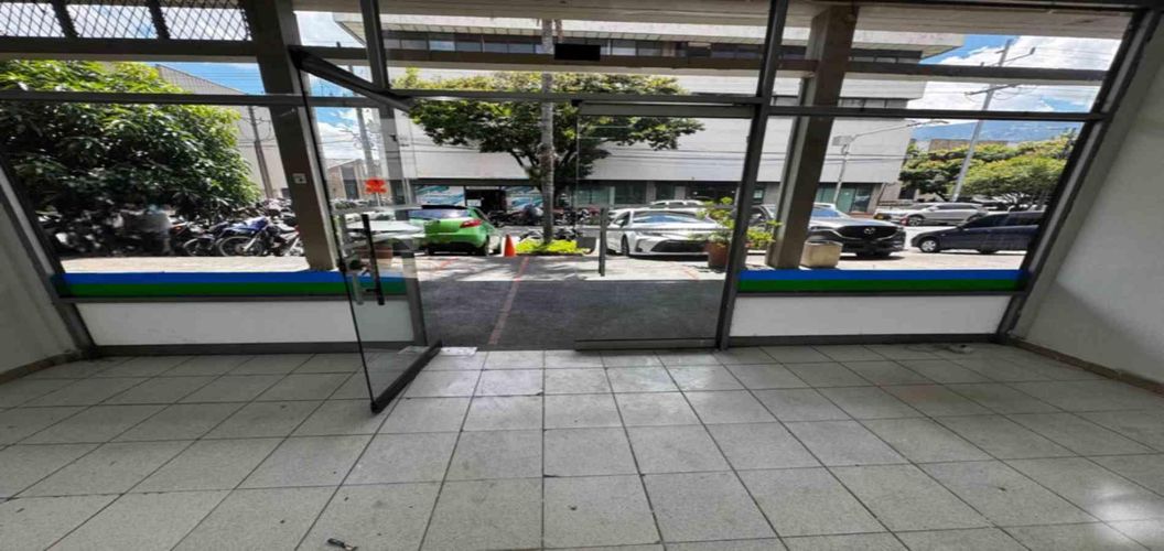 Local en arriendo en La Esmeralda, Itagüí, 100 m² · foto 10 de 13
