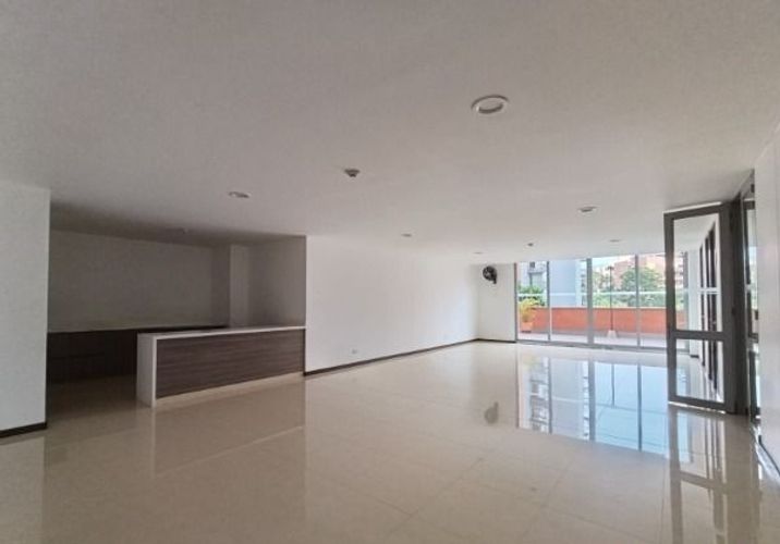 Apartamento de 2 alcobas en arriendo en El Diamante No. 2, Medellín, 119 m² · foto 2 de 20