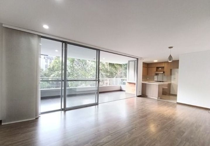 Apartamento de 2 alcobas en arriendo en El Diamante No. 2, Medellín, 119 m² · foto 3 de 20
