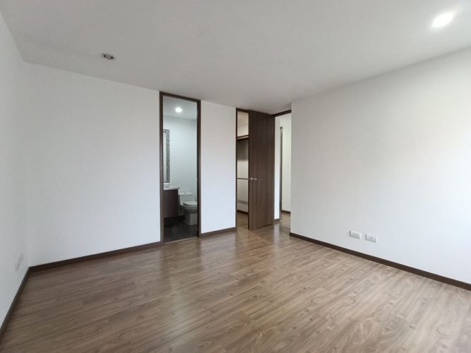 Apartamento de 2 alcobas en arriendo en El Diamante No. 2, Medellín, 119 m² · foto 13 de 20