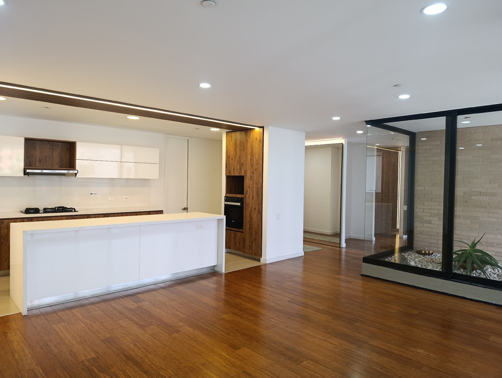 Apartamento en arriendo en Santa Maria De Los Angeles, Medellín · foto 4 de 24
