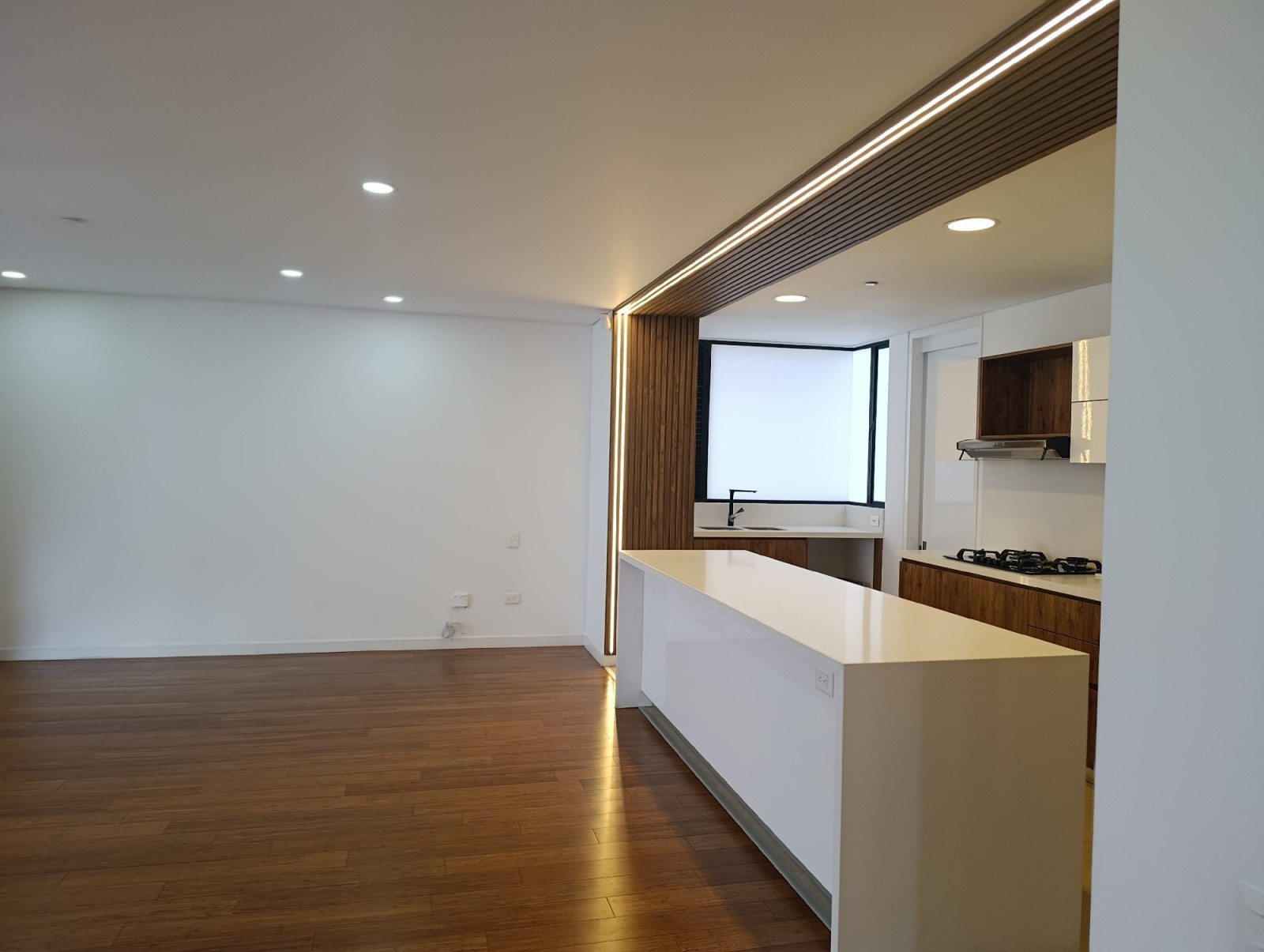 Apartamento en arriendo en Santa Maria De Los Angeles, Medellín · foto 8 de 24