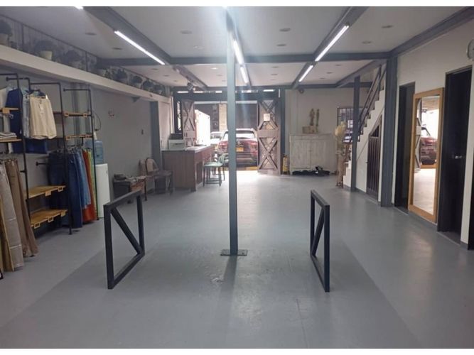 Bodega en venta en Cristo Rey, Medellín, 387 m² · foto 4 de 6