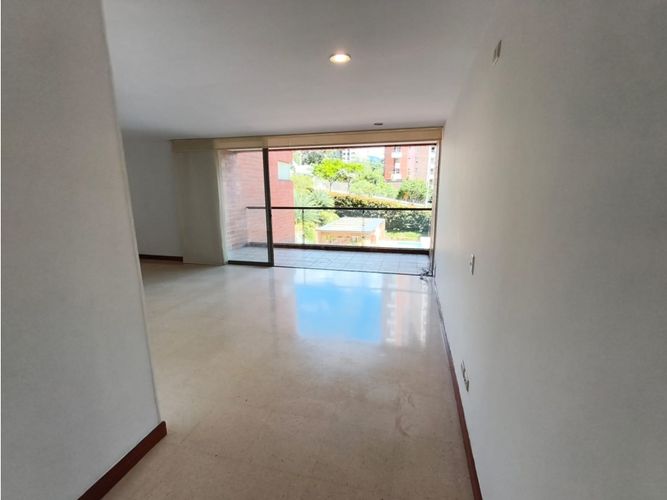 Apartamento de 3 alcobas en arriendo en Los Parra, Medellín, 126 m² · foto 3 de 24