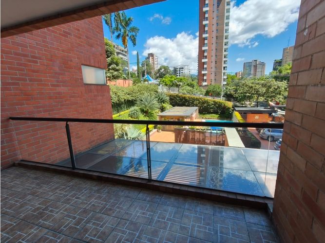 Apartamento de 3 alcobas en arriendo en Los Parra, Medellín, 126 m² · foto 8 de 24