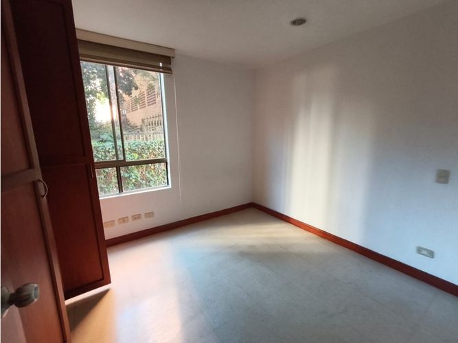 Apartamento de 3 alcobas en arriendo en Los Parra, Medellín, 126 m² · foto 21 de 24