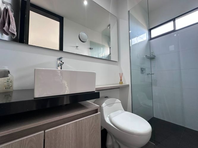 Apartamento de 3 alcobas en arriendo en El Poblado, Medellín, 180 m² · foto 17 de 19