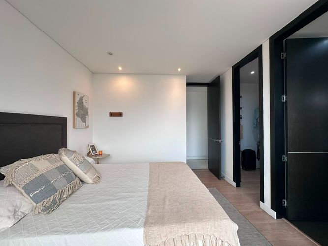 Apartamento de 3 alcobas en arriendo en El Poblado, Medellín, 180 m² · foto 10 de 19