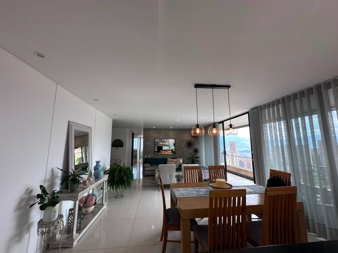 Apartamento de 3 alcobas en arriendo en El Poblado, Medellín, 180 m² · foto 3 de 19