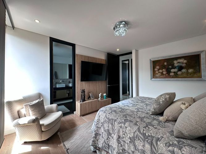 Apartamento de 3 alcobas en arriendo en El Poblado, Medellín, 180 m² · foto 12 de 19