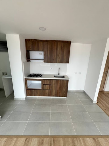 Apartamento en arriendo en Loma De San Jose, Sabaneta · foto 3 de 12