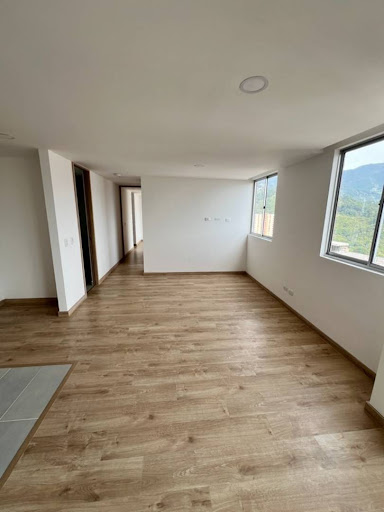 Apartamento en arriendo en Loma De San Jose, Sabaneta · foto 5 de 12