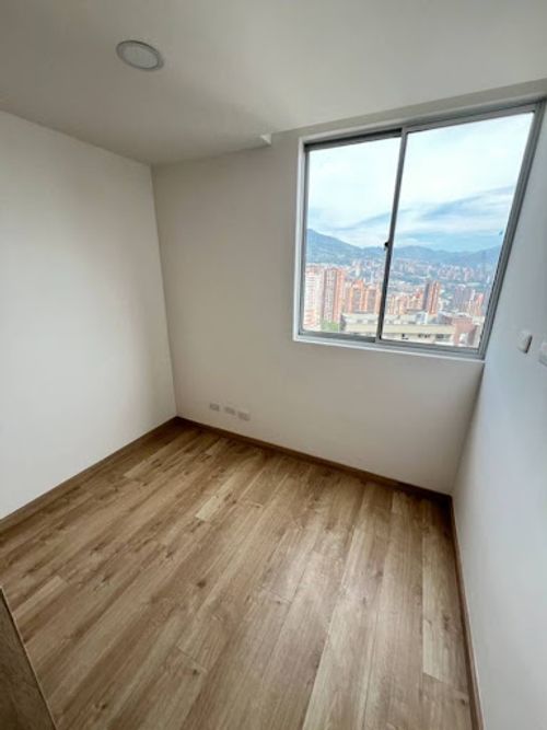 Apartamento en arriendo en Loma De San Jose, Sabaneta · foto 6 de 12