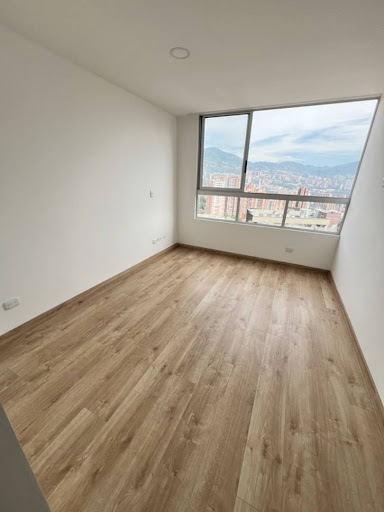 Apartamento en arriendo en Loma De San Jose, Sabaneta · foto 9 de 12
