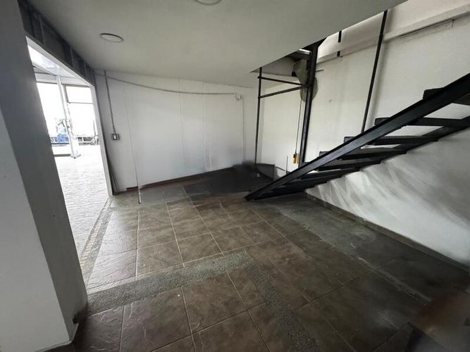 Local en arriendo en La Esmeralda, Itagüí, 238 m² · foto 9 de 12