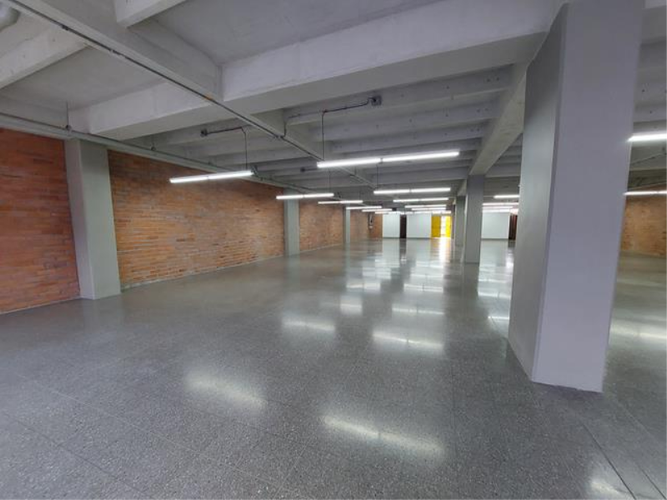 Local en arriendo en El Poblado, Medellín, 466 m² · foto 10 de 21