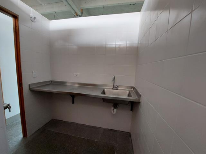 Local en arriendo en El Poblado, Medellín, 466 m² · foto 19 de 21