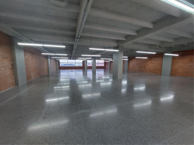 Local en arriendo en El Poblado, Medellín, 466 m² · foto 20 de 21