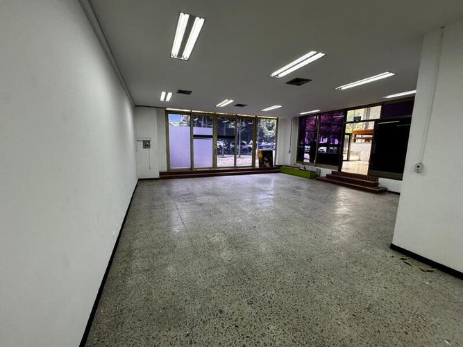 Local en arriendo en San Fernando, Envigado, 130 m² · foto 3 de 12