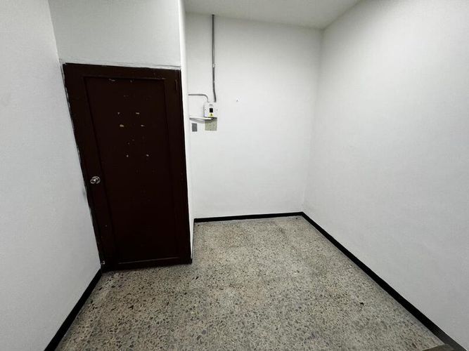 Local en arriendo en San Fernando, Envigado, 130 m² · foto 8 de 12
