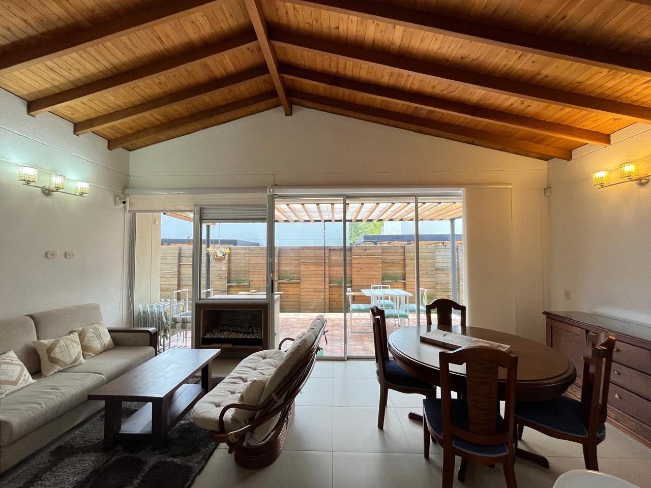 2BR House in Santa Elena (123 m²)