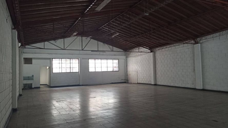 Bodega en venta en El Poblado, Medellín, 569 m² · foto 23 de 24