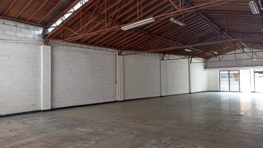 Bodega en venta en El Poblado, Medellín, 569 m² · foto 24 de 24