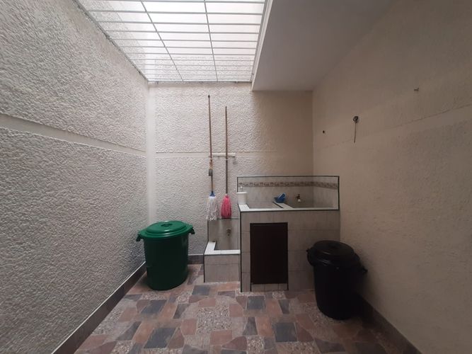 Casa de 5 alcobas en venta en Manrique Oriental, Medellín, 168 m² · foto 15 de 24