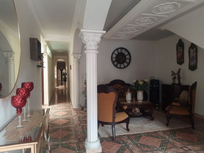 Casa de 5 alcobas en venta en Manrique Oriental, Medellín, 168 m² · foto 10 de 24