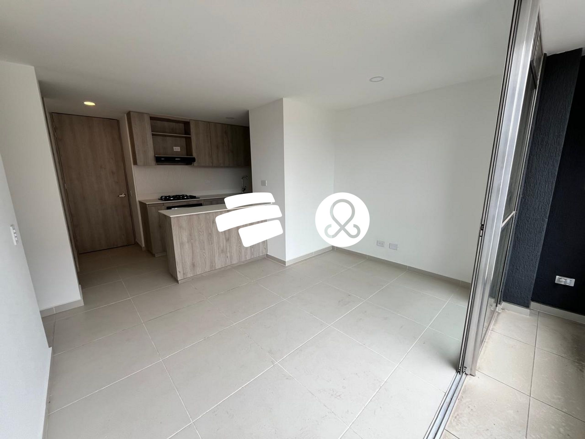 Apartamento en venta en Zona Industrial No. 1, Itagüí · foto 3 de 13