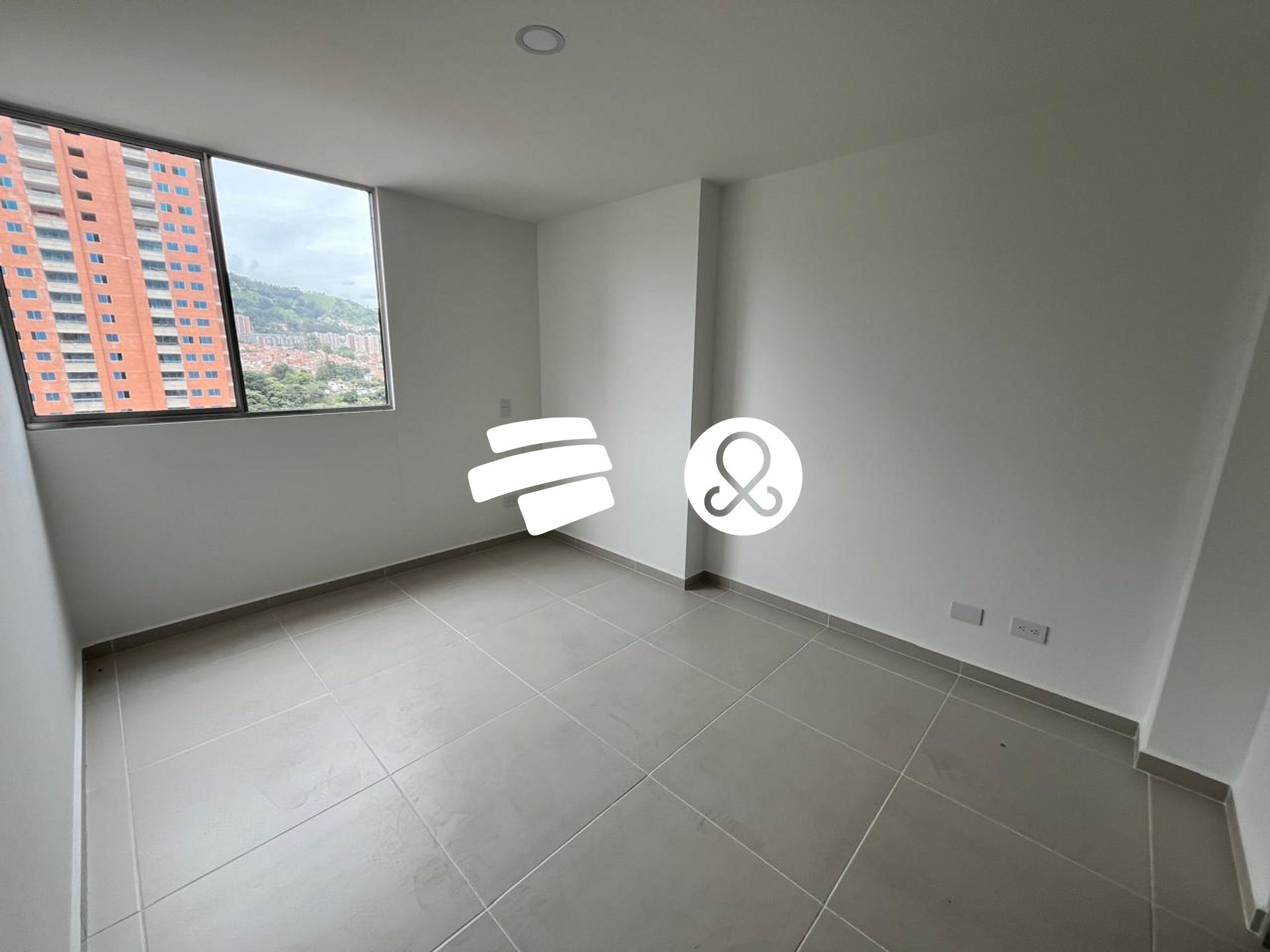 Apartamento en venta en Zona Industrial No. 1, Itagüí · foto 7 de 13