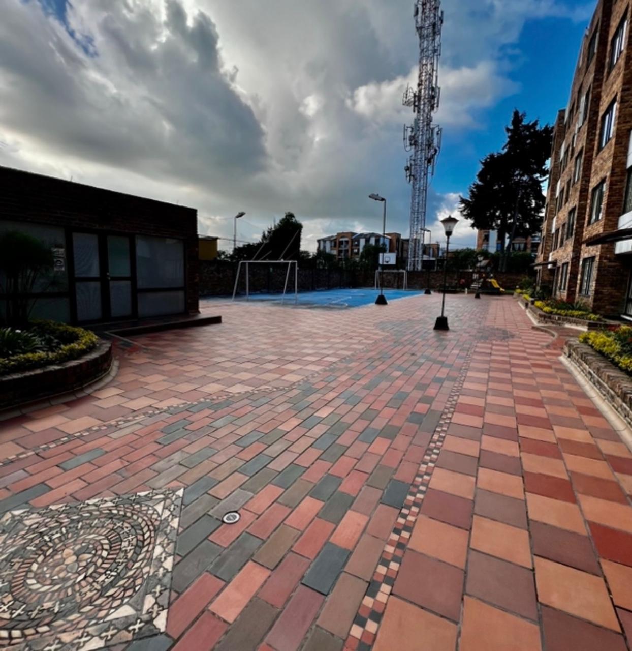 Apartamento en venta en Villas De Aranjuez, Bogotá · foto 2 de 13