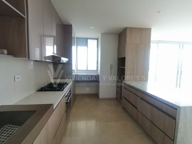 Apartamento de 3 alcobas en venta en La Floresta, Los Patios, 173 m² · foto 14 de 18