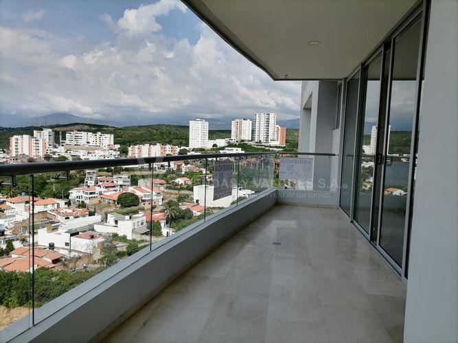 Apartamento de 3 alcobas en venta en La Floresta, Los Patios, 173 m² · foto 16 de 18