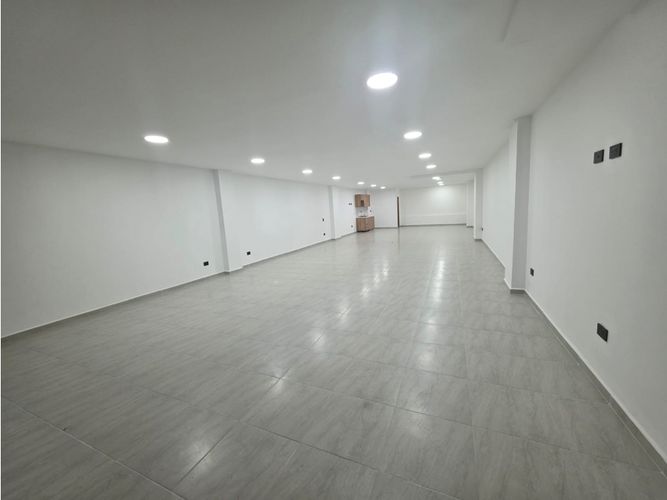 Local en arriendo en Belén San Bernardo, Medellín, 200 m² · foto 3 de 11