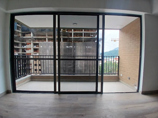 Apartamento en arriendo en Ciudad Del Río, Medellín · foto 3 de 24