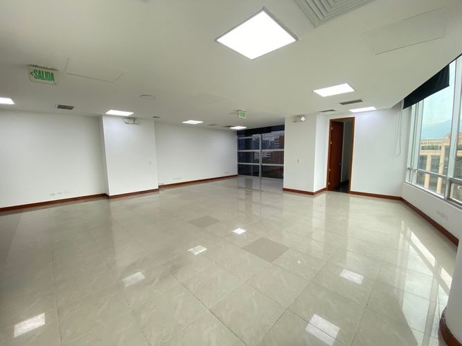 Oficina en arriendo en Los Balsos, Medellín, 108 m² · foto 4 de 9