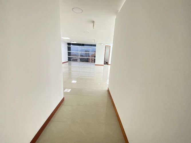 Oficina en arriendo en Los Balsos, Medellín, 108 m² · foto 6 de 9