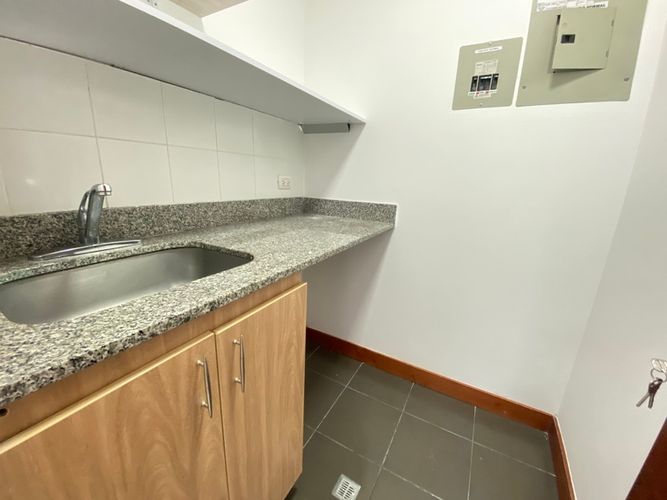 Oficina en arriendo en Los Balsos, Medellín, 108 m² · foto 7 de 9