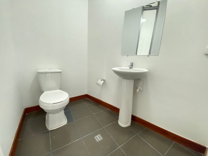 Oficina en arriendo en Los Balsos, Medellín, 108 m² · foto 8 de 9