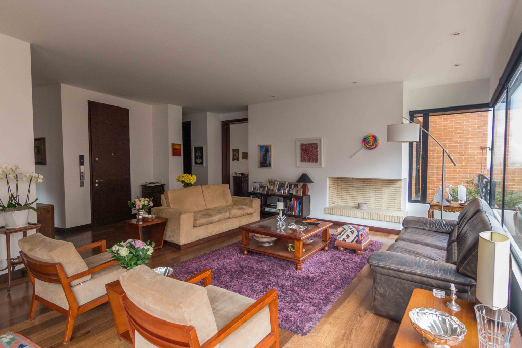 Apartamento en venta en Los Rosales, Bogotá · foto 2 de 24