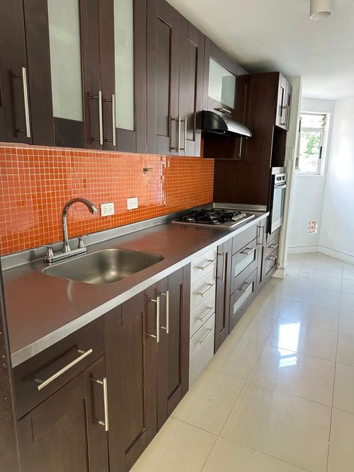 Apartamento de 3 alcobas en venta en El Poblado, Medellín, 131 m² · foto 4 de 22