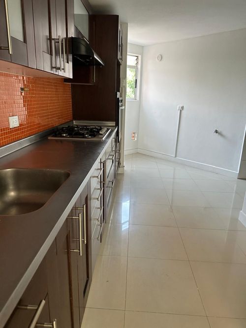 Apartamento de 3 alcobas en venta en El Poblado, Medellín, 131 m² · foto 5 de 22