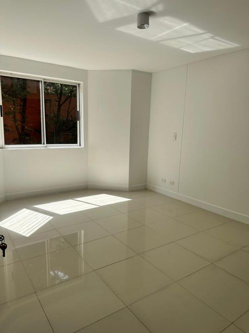 Apartamento de 3 alcobas en venta en El Poblado, Medellín, 131 m² · foto 15 de 22