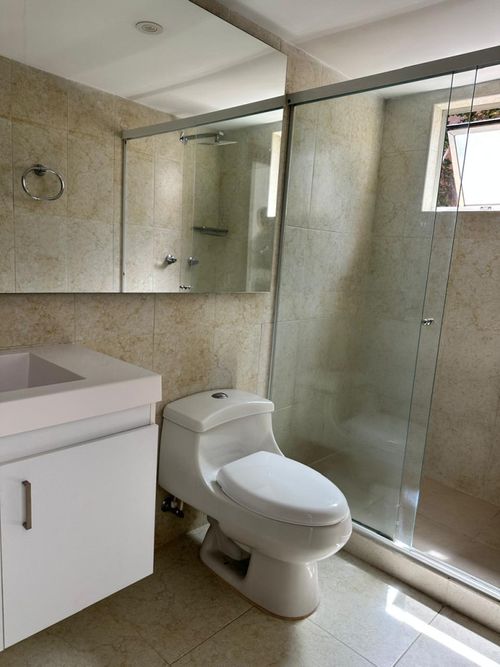 Apartamento de 3 alcobas en venta en El Poblado, Medellín, 131 m² · foto 16 de 22