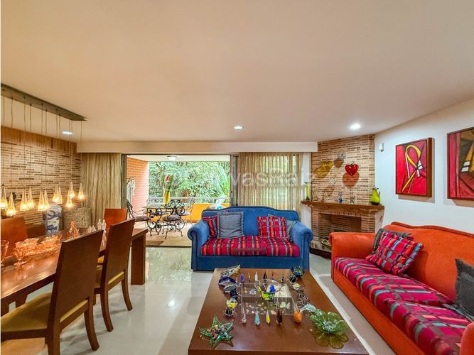 Casa de 5 alcobas en venta en Cumbres, Envigado, 278 m² · foto 2 de 22