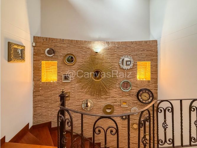 Casa de 5 alcobas en venta en Cumbres, Envigado, 278 m² · foto 8 de 22